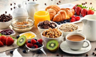 Tại sao bạn nên ăn sáng như một vị vua?